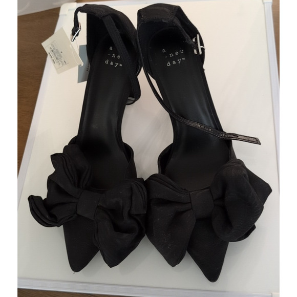 A New Day NEW 7 Women's Grace Black Bow Pumps with Memory Foam Insole NWT - Picture 4 of 6